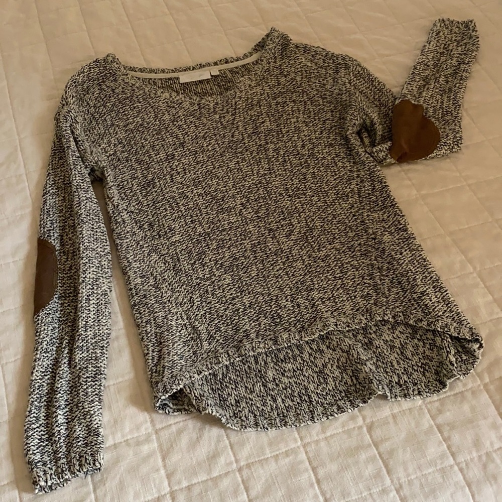 Knit sweater with elbow patchwork SZ small